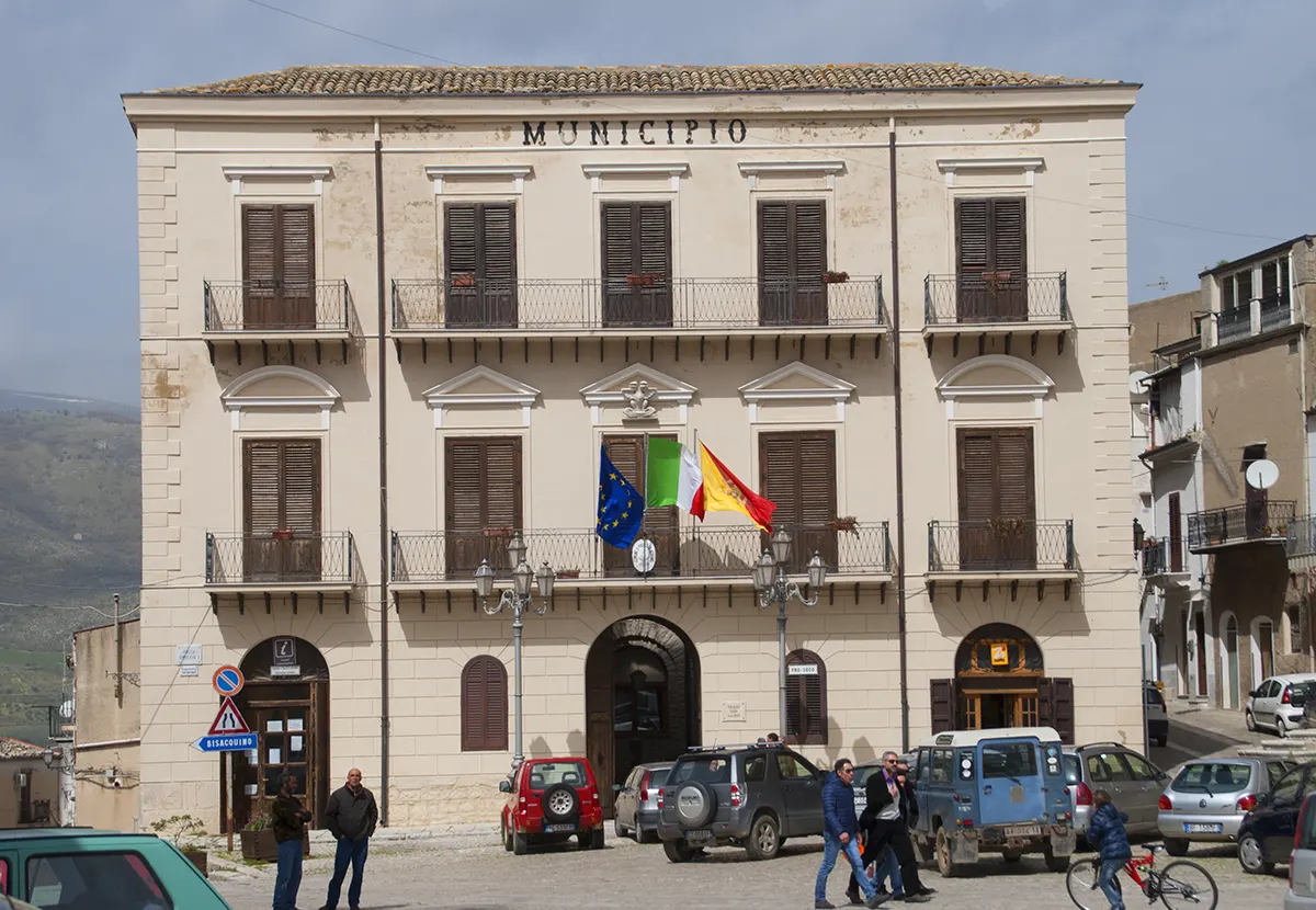 Visit Palazzo Adriano - Palazzo Municipale