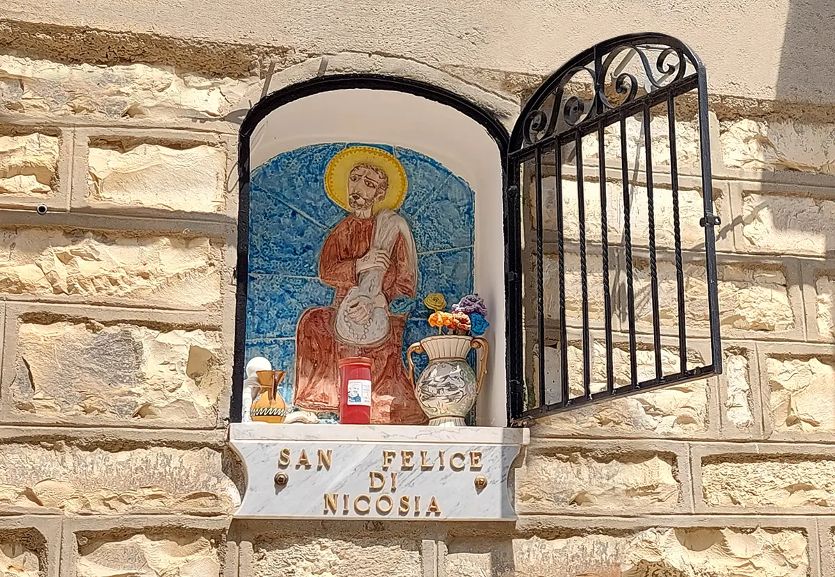 Visit Palazzo Adriano - edicole votive - San Felice Nicosia